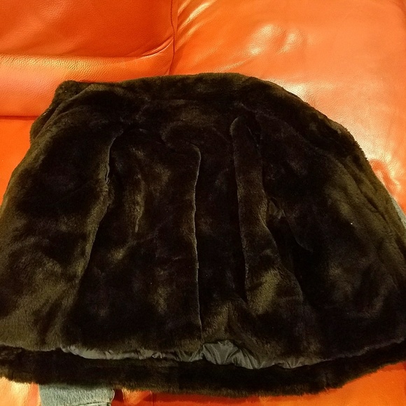 Blue jean jacket with black faux fur vest - Picture 5 of 7